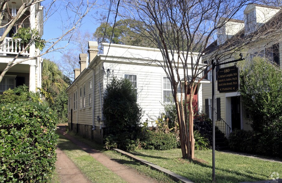 Primary Photo Of 180 Wentworth St, Charleston Medical For Lease