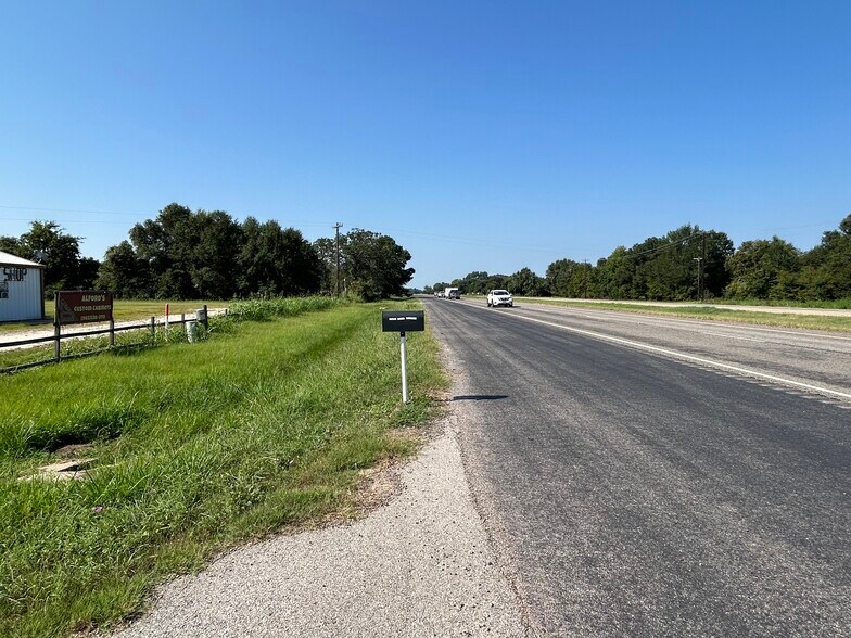 More Photos Of 10411 S US Highway 79, Palestine Warehouse For Sale