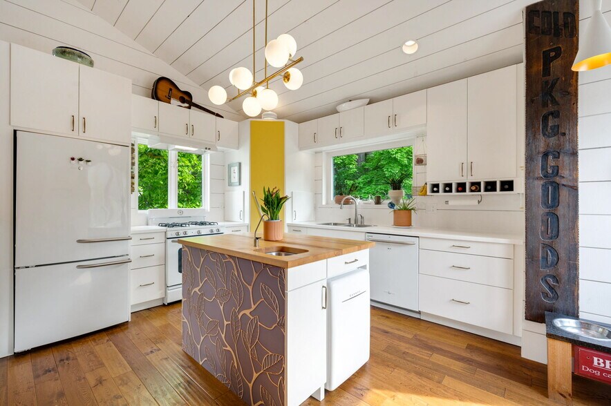 More Photos Of 4113 Main St, Fish Creek Storefront Retail Residential For Sale