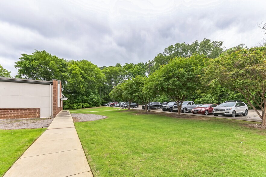 More Photos Of 199 Saddle Creek Dr, Tupelo Office For Sale