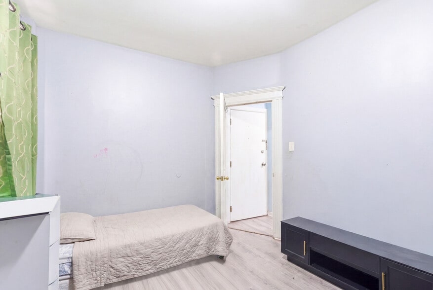More Photos Of 369 E Kinney St, Newark Apartments For Sale