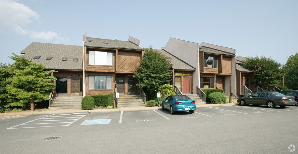 More Photos Of 400 Southlake Blvd, Richmond Office For Lease