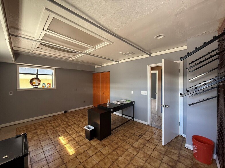 More Photos Of 5610 N Nebraska Ave, Tampa Office For Sale