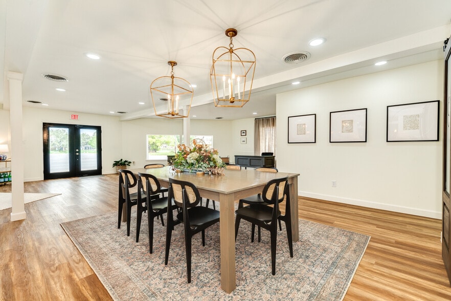 More Photos Of 449 S 17th St, West Columbia Office For Sale