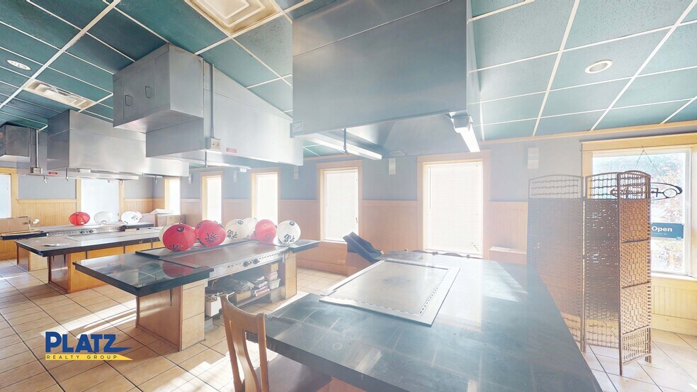 More Photos Of 3864 Youngstown Rd SE, Warren Restaurant For Sale