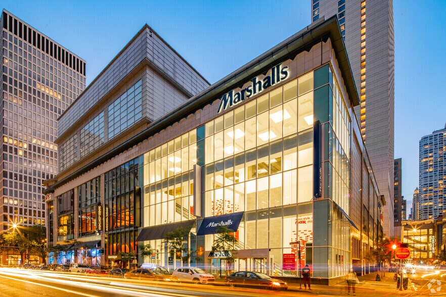 More Photos Of 600 N Michigan Ave, Chicago Storefront For Lease