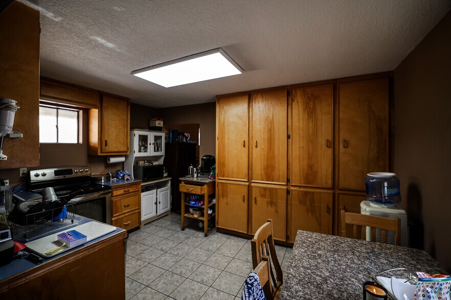 More Photos Of 221 S Preston St, Marksville Hotel For Sale