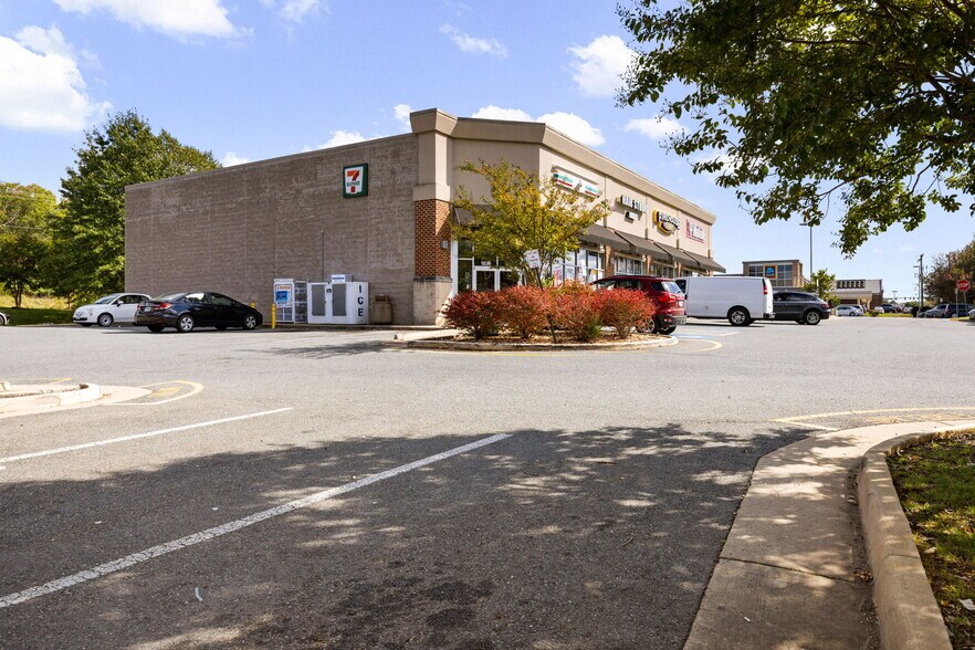 More Photos Of 1036 Warrenton Rd, Fredericksburg General Retail For Lease