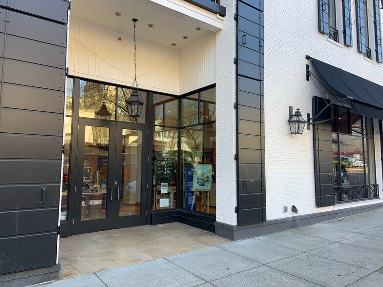 More Photos Of 320-338 NW 23rd Ave, Portland Storefront Retail Office For Sale