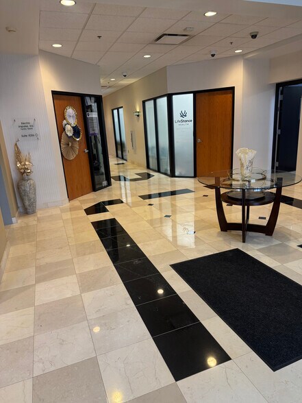 More Photos Of 822 Kumho Dr, Fairlawn Medical For Sale