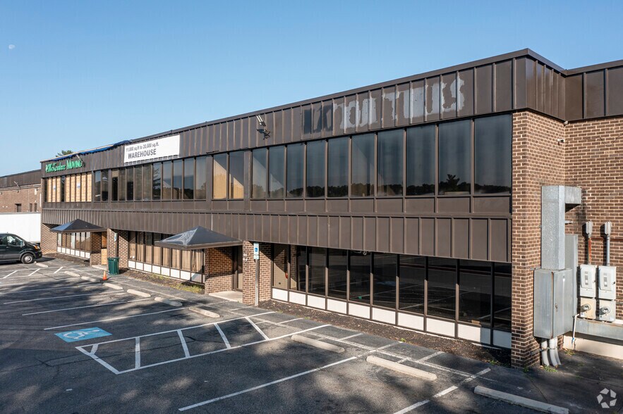 Primary Photo Of 44 Industrial Park Dr, Waldorf Warehouse For Lease