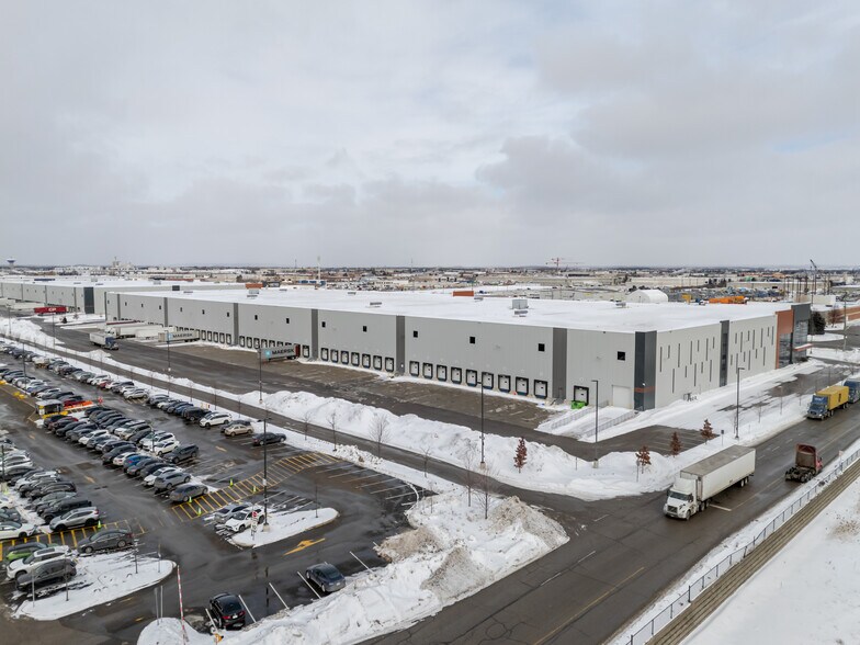 More Photos Of 12714 Coleraine Dr, Bolton Distribution For Lease