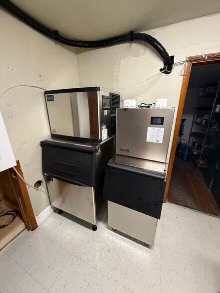 More Photos Of 1640 W US-2, Crystal Falls Restaurant For Sale