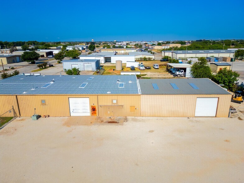 More Photos Of 926 Energy Dr, Abilene Warehouse For Lease