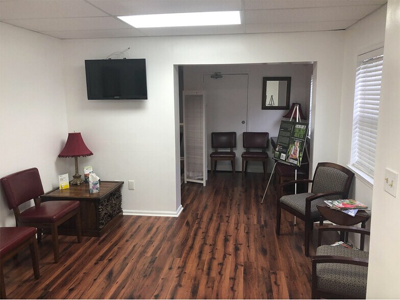 More Photos Of 2563-2567 Capital Medical Blvd, Tallahassee Medical For Lease