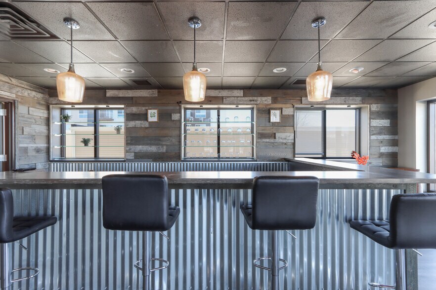 More Photos Of 1740 Park Ave, Plover Storefront Retail Office For Sale