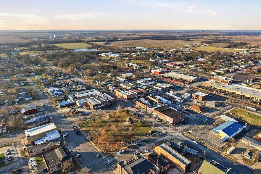 More Photos Of 103 N Allen St, Centralia General Retail For Sale