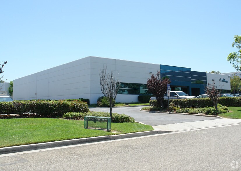 More Photos Of 291 Bonnie Ln, Corona Unknown For Lease