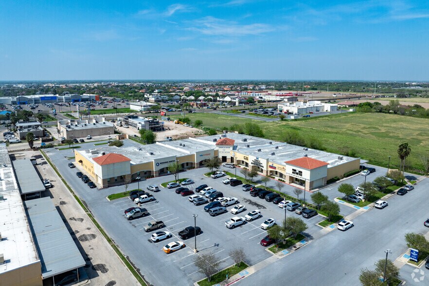 Primary Photo Of 4101-4179 Crosspoint Blvd, Edinburg Medical For Sale
