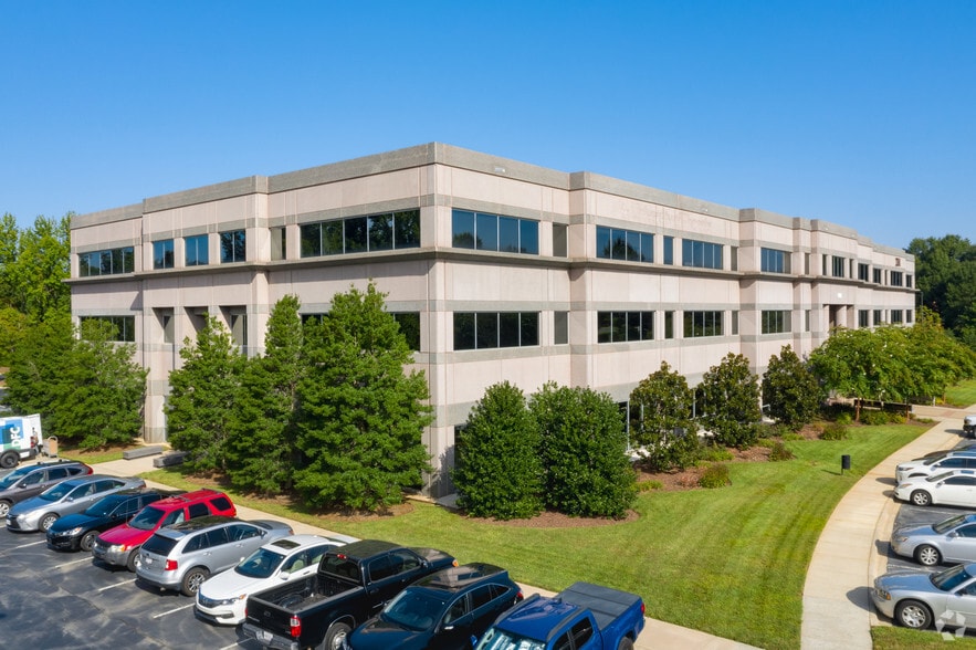 More Photos Of 10735 David Taylor Dr, Charlotte Unknown For Lease