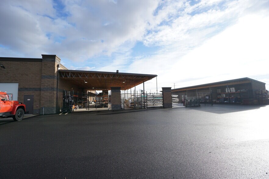 More Photos Of 104 Butterfield Rd, Yakima General Retail For Sale