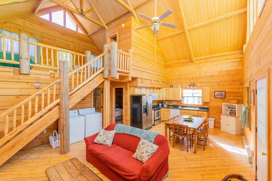 More Photos Of 860 County Road 142, Lake City Hotel For Sale