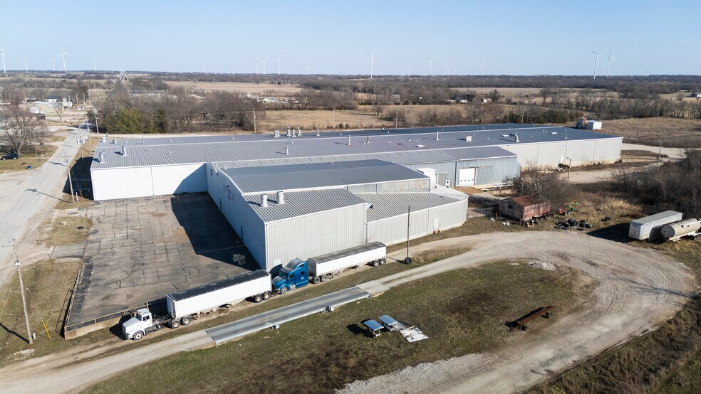 More Photos Of 100 Center St, Galesburg Manufacturing For Sale