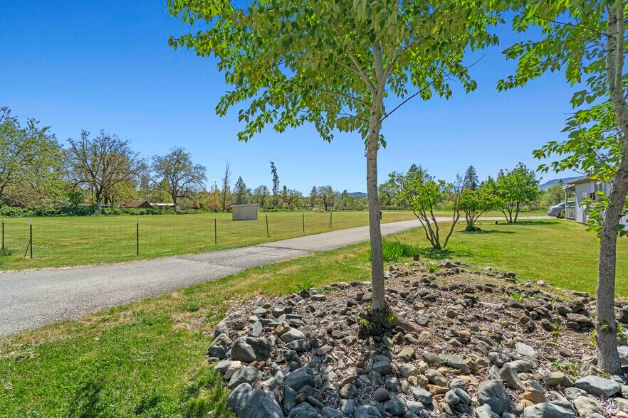 More Photos Of 387 Tavis Dr, Merlin Manufactured Housing Mobile Home Park For Sale