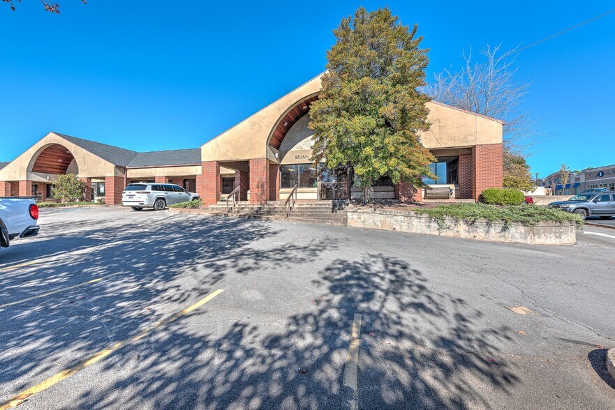 More Photos Of 4083 N Shiloh Dr, Fayetteville Office For Sale