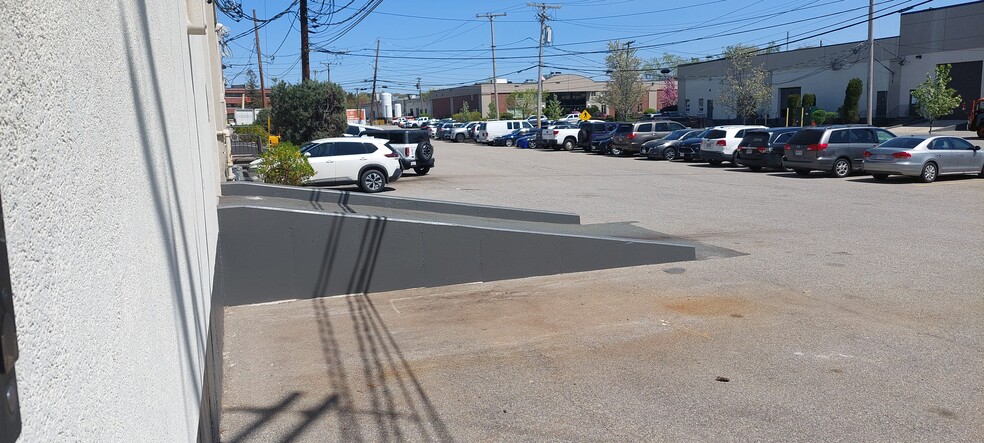 More Photos Of 30-32 6th Rd, Woburn Warehouse For Lease