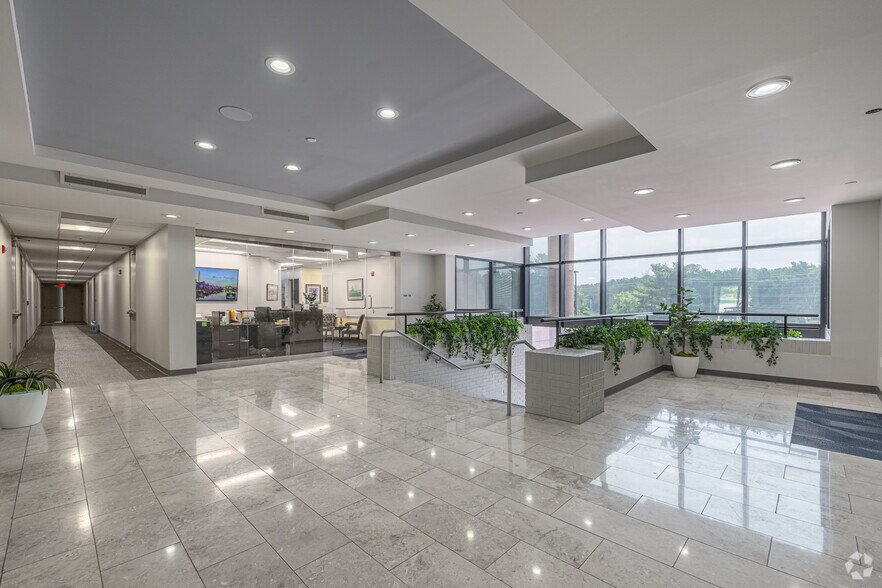 More Photos Of 6401 Golden Triangle Dr, Greenbelt Office For Lease