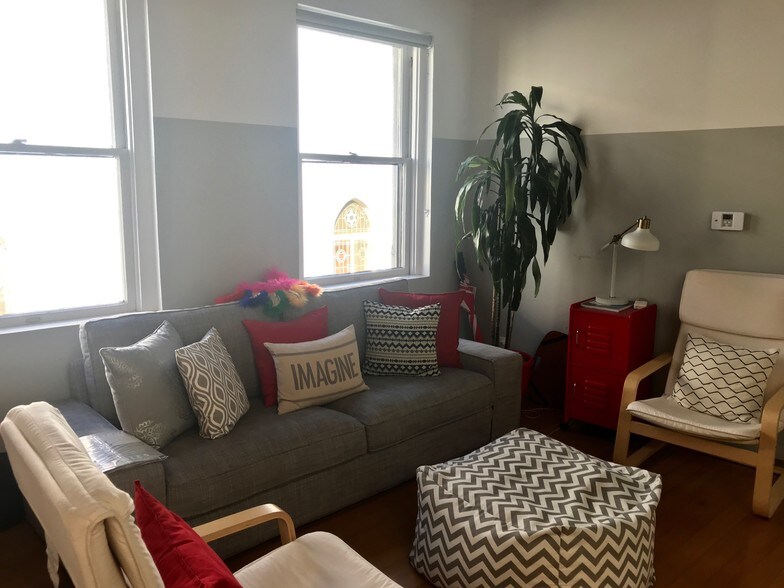 More Photos Of 210-226 Main St, Venice Storefront Retail Office For Lease