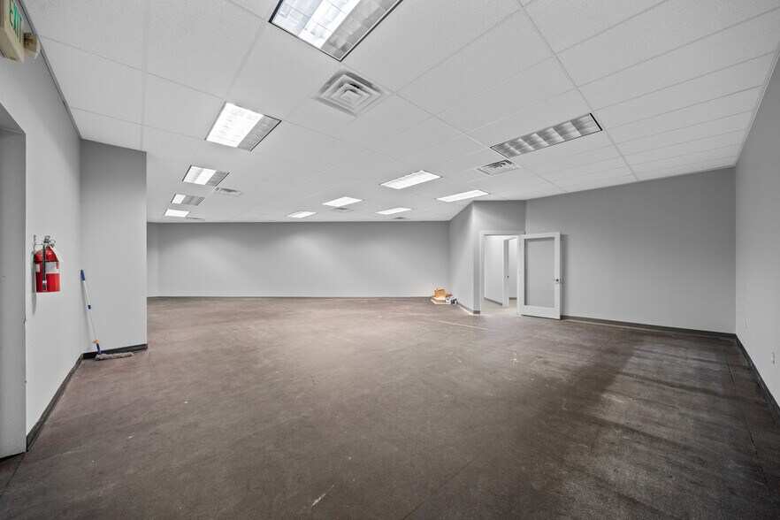More Photos Of 1803 Airport Rd, Hot Springs General Retail For Lease