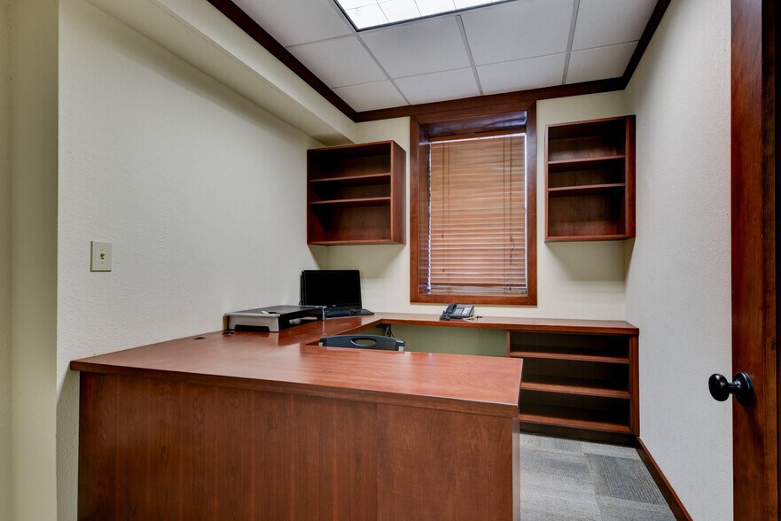 More Photos Of 5107 Monaco Cir, San Antonio Office For Sale