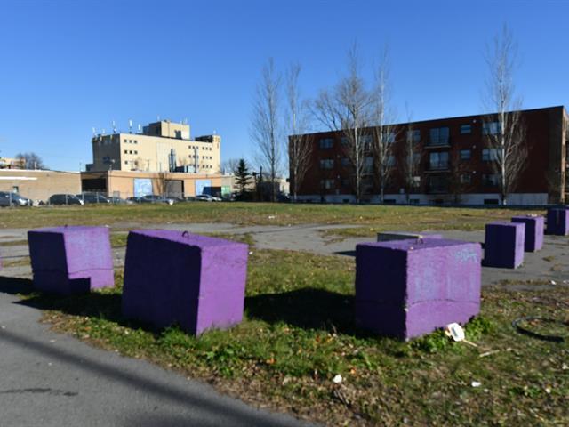 More Photos Of Rue Airlie, Montréal Land For Sale