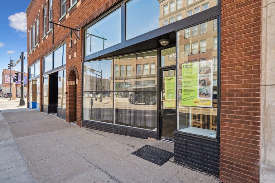 More Photos Of 626-632 Sycamore St, Waterloo Storefront Retail Office For Sale