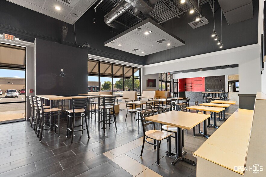 More Photos Of 3001-3007 Garnett Ave, Wichita Falls General Retail For Lease