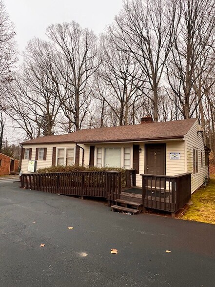 Primary Photo Of 812 Eastchester Dr, High Point Office For Lease