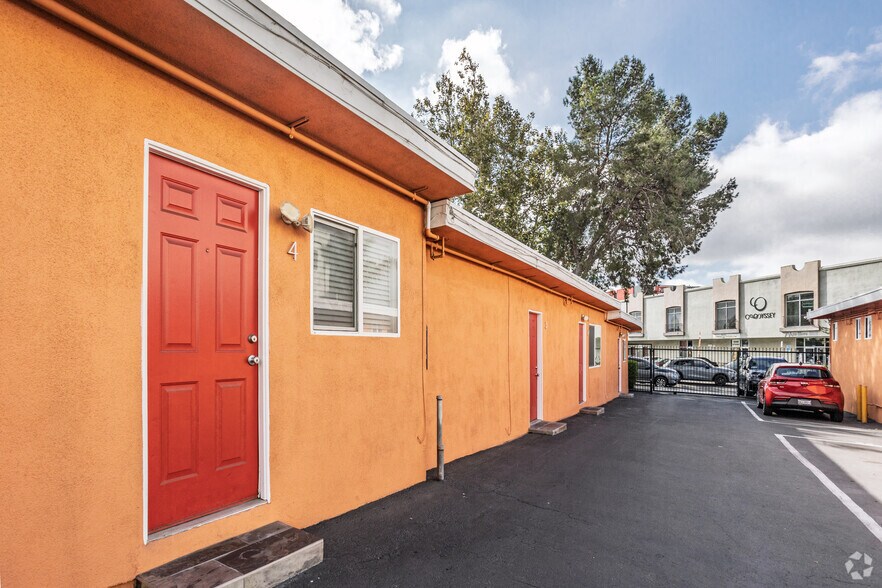 More Photos Of 509 Hyde Park Pl, Inglewood Apartments For Sale