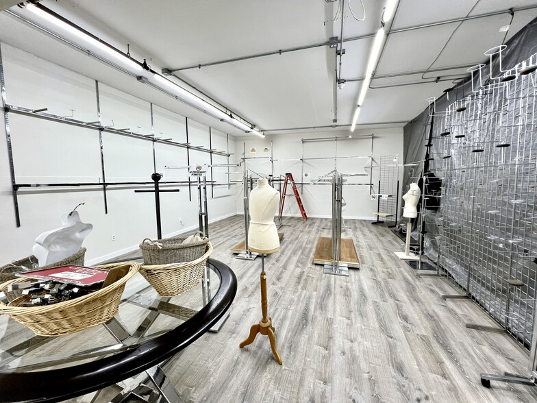 More Photos Of 435 Broadway, Skagway General Retail For Sale