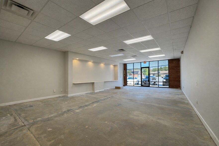 More Photos Of Greenwood Hwy @ Greenwood Hwy. & Hwy. 72, Clinton Unknown For Lease