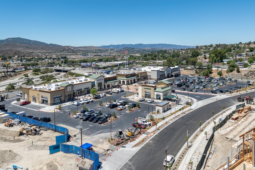 More Photos Of NEC Sand Cyn Rd & Soledad Cyn Rd, Santa Clarita Storefront For Lease