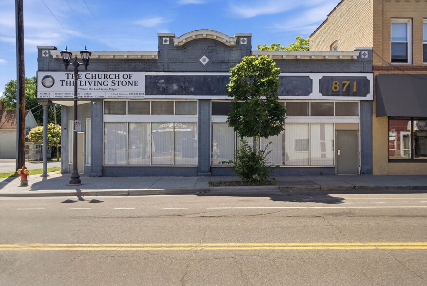 More Photos Of 871 Payne Ave, Saint Paul Storefront For Sale