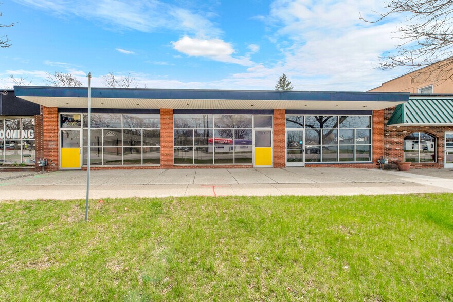 More Photos Of 23753 Van Born Rd, Taylor Freestanding For Lease