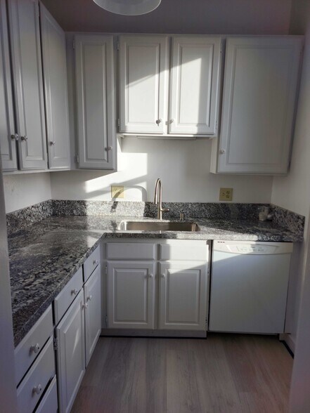 More Photos Of 11 G St, San Rafael General Retail For Sale