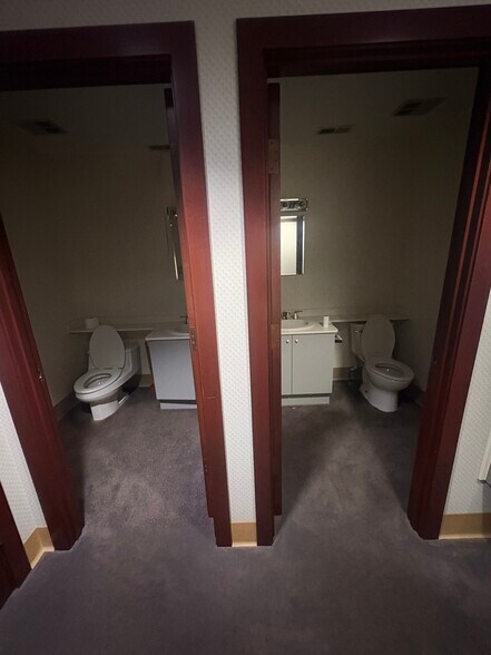 More Photos Of 1130 Vester Ave, Springfield Medical For Lease
