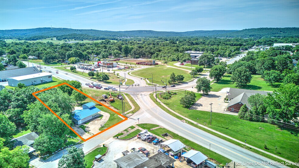 More Photos Of 778 S Happy Hollow Rd, Fayetteville Freestanding For Sale