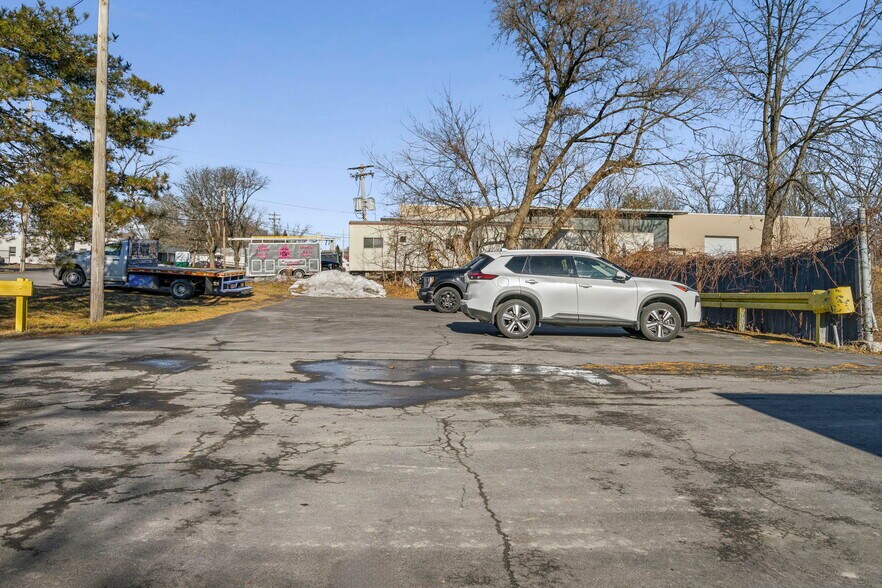 More Photos Of 8 Northway Ln, Latham Industrial For Lease