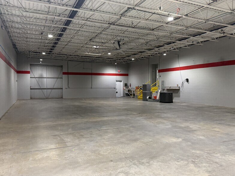More Photos Of 385-387 Industrial Dr, Mount Juliet Warehouse For Lease