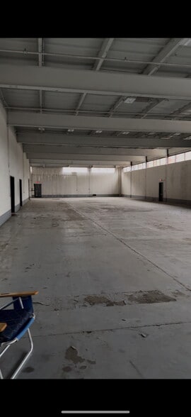 More Photos Of 47 Langstaff Ave, Edison Manufacturing For Sale